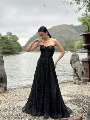 Vestido de festa preto com brilho