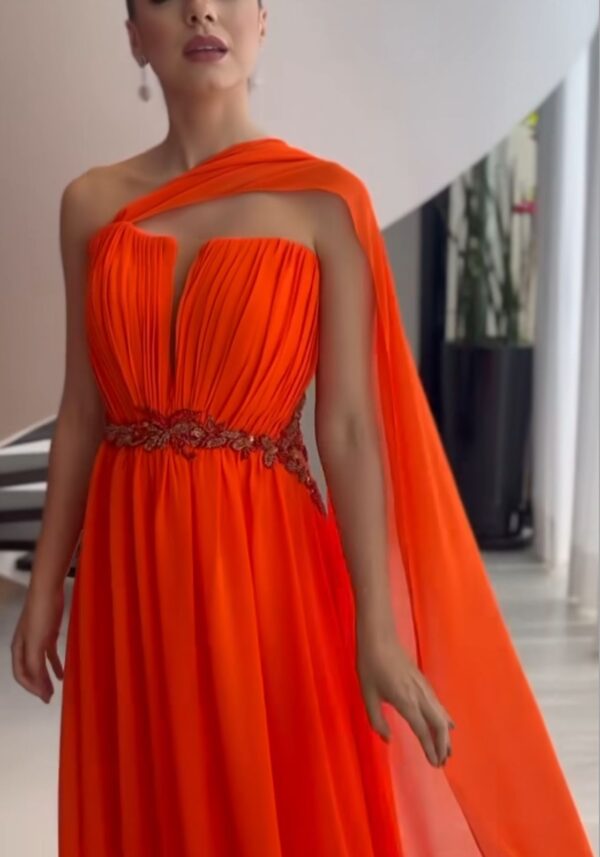 Vestido de festa laranja coral