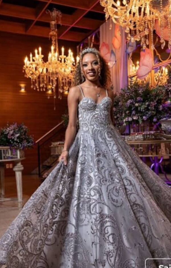 Vestido de valsa prata
