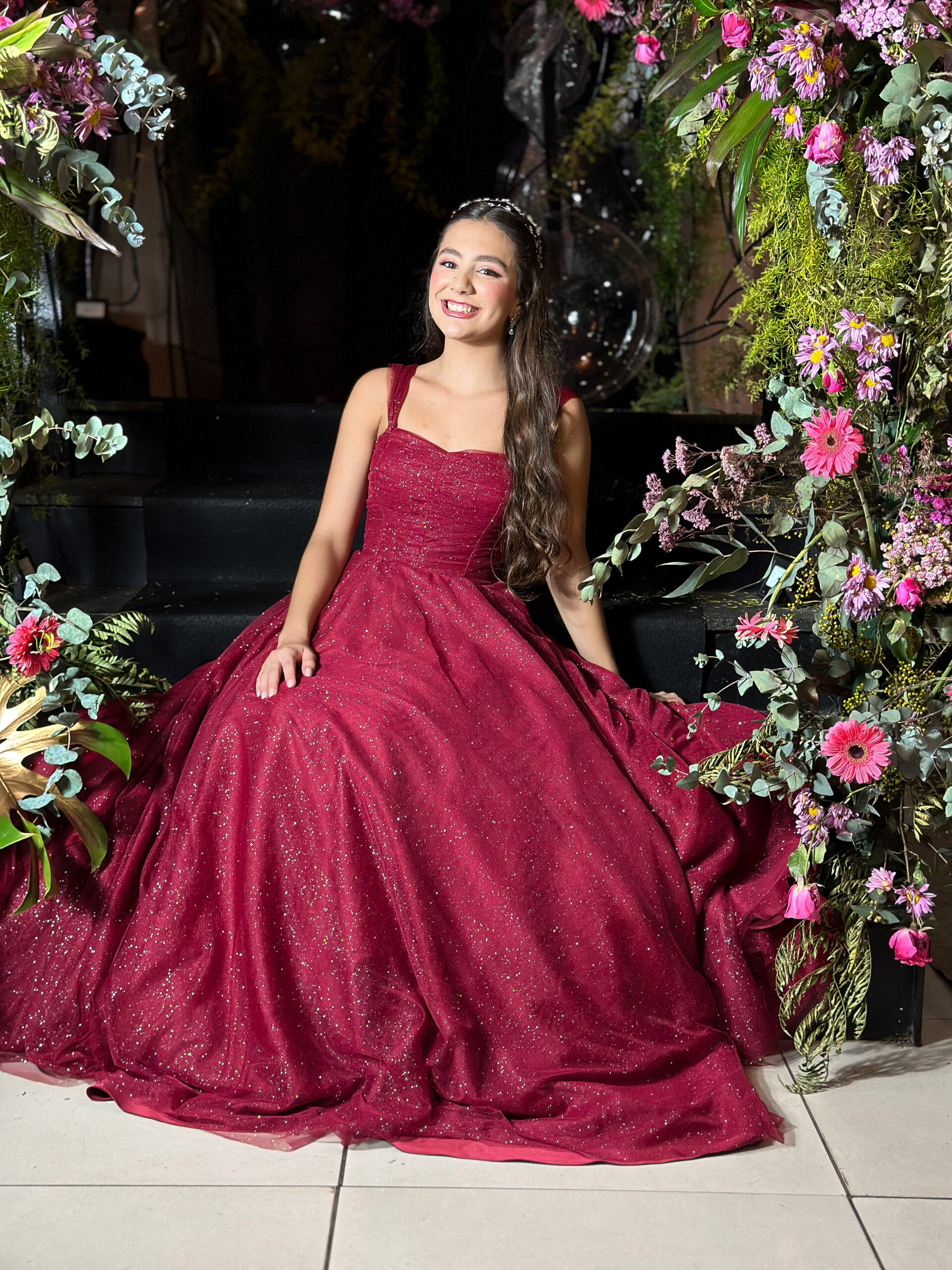Vestido de valsa marsala
