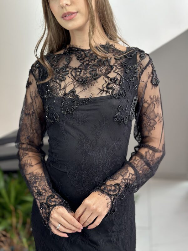 Vestido de renda preto longo