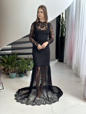 Vestido de renda preto longo