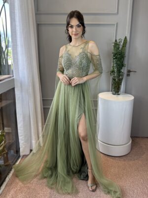 Vestido verde oliva de tule