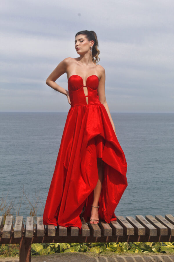 Vestido de festa vermelho moderno